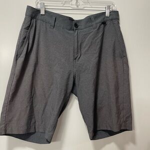 Travis Mathew Men's Golf Shorts 10 inch inseam Size 34 Gray Charcoal
